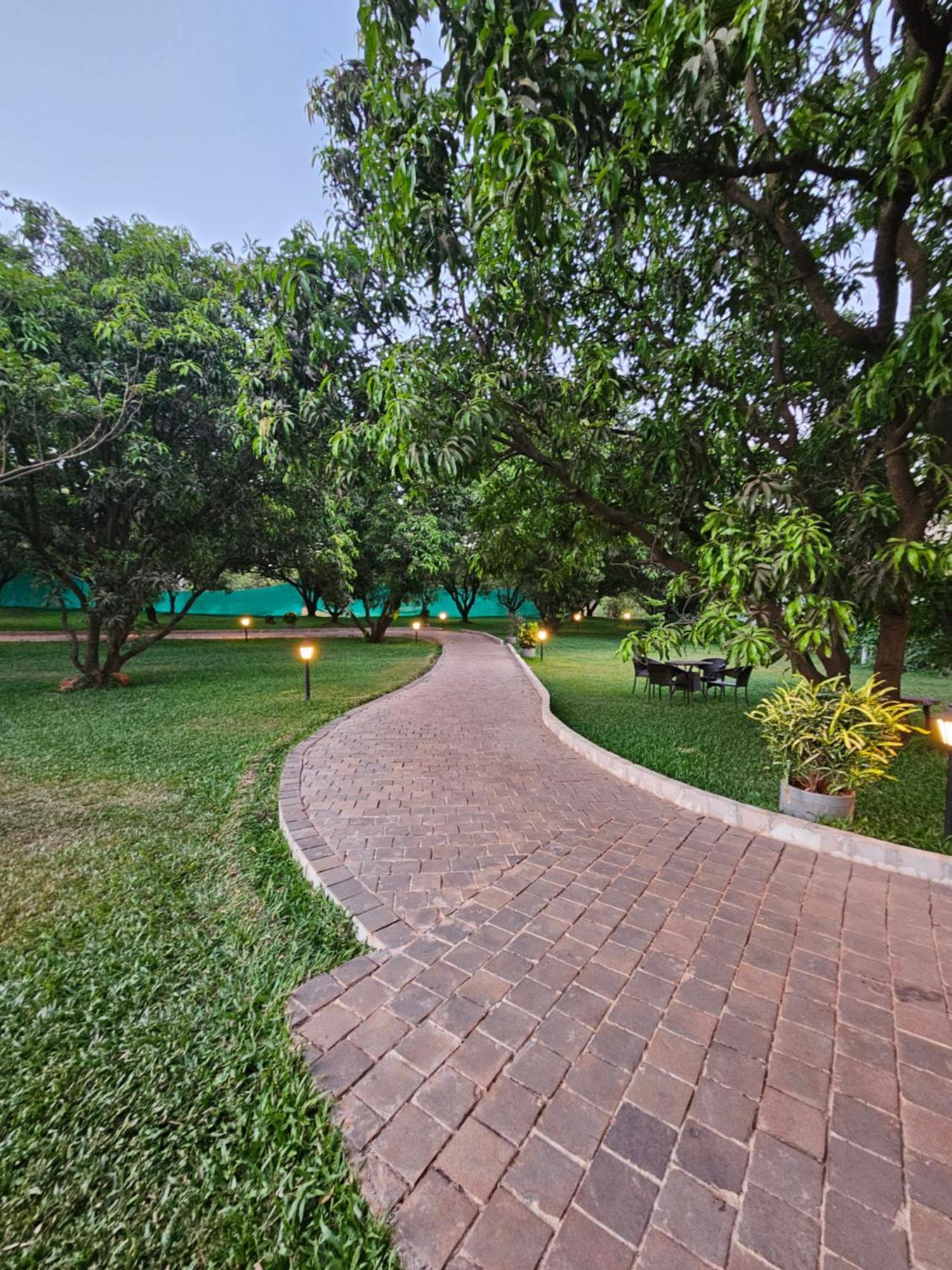 River Estates Luxury Resort & Spa カルジャット エクステリア 写真
