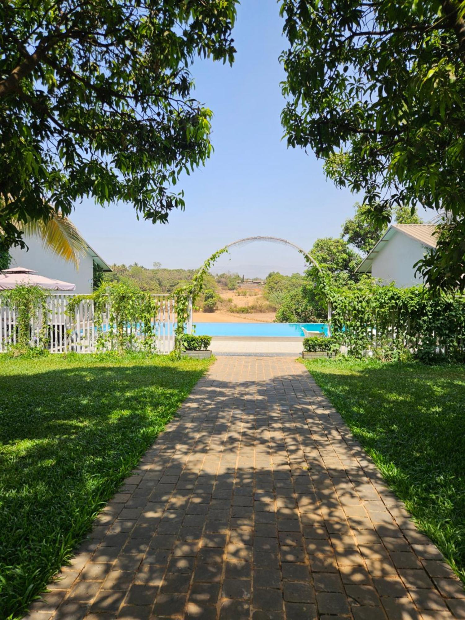 River Estates Luxury Resort & Spa カルジャット エクステリア 写真