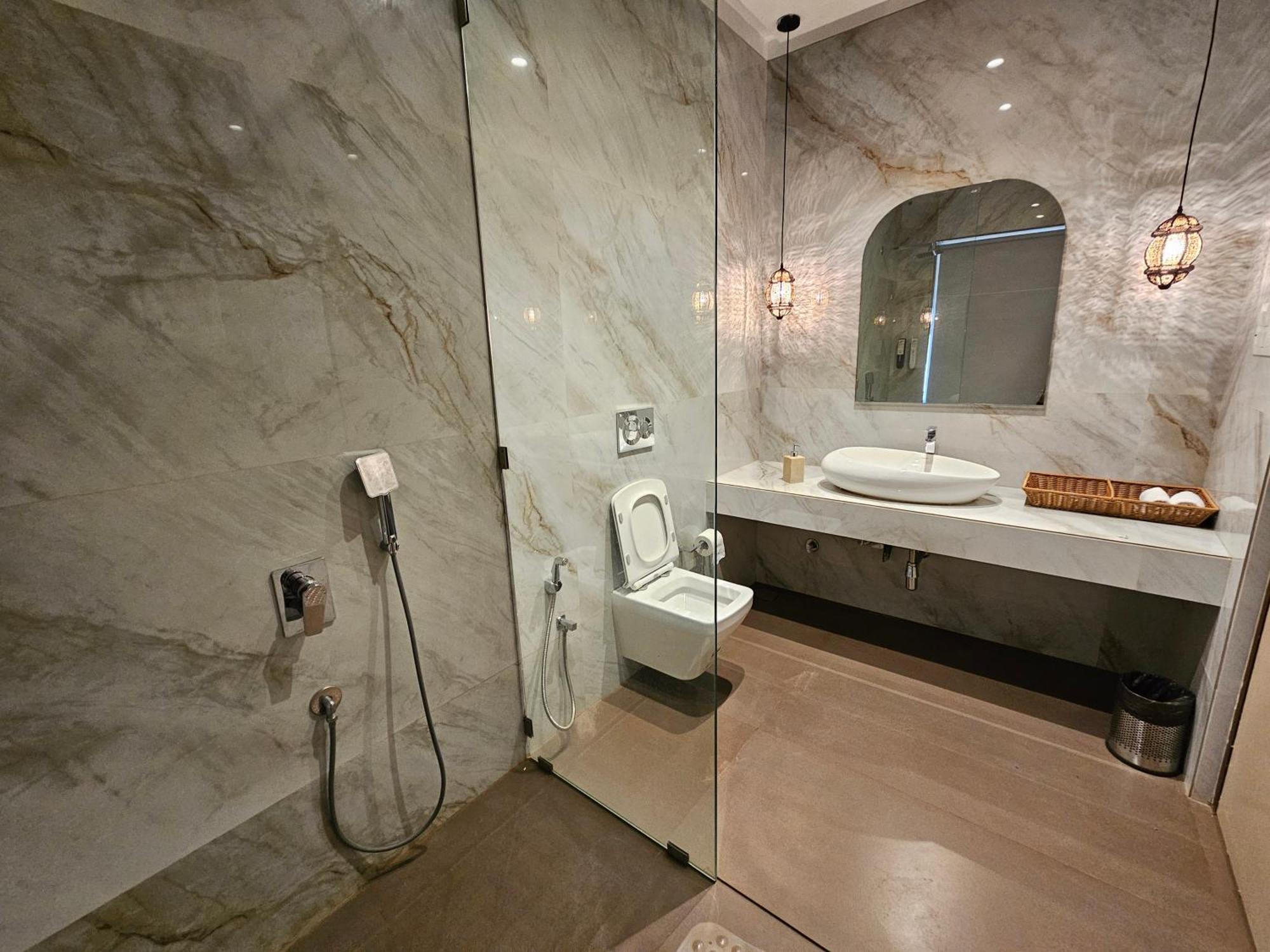 River Estates Luxury Resort & Spa カルジャット エクステリア 写真
