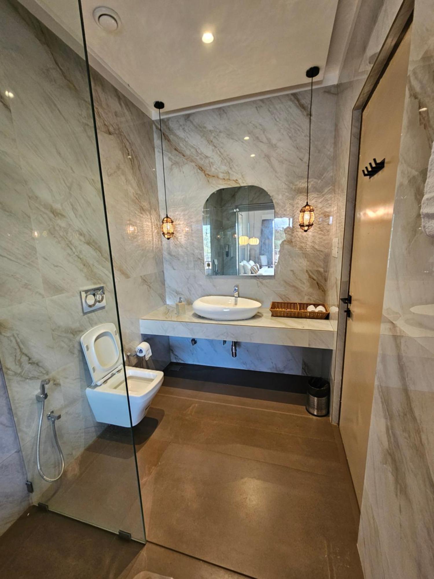 River Estates Luxury Resort & Spa カルジャット エクステリア 写真