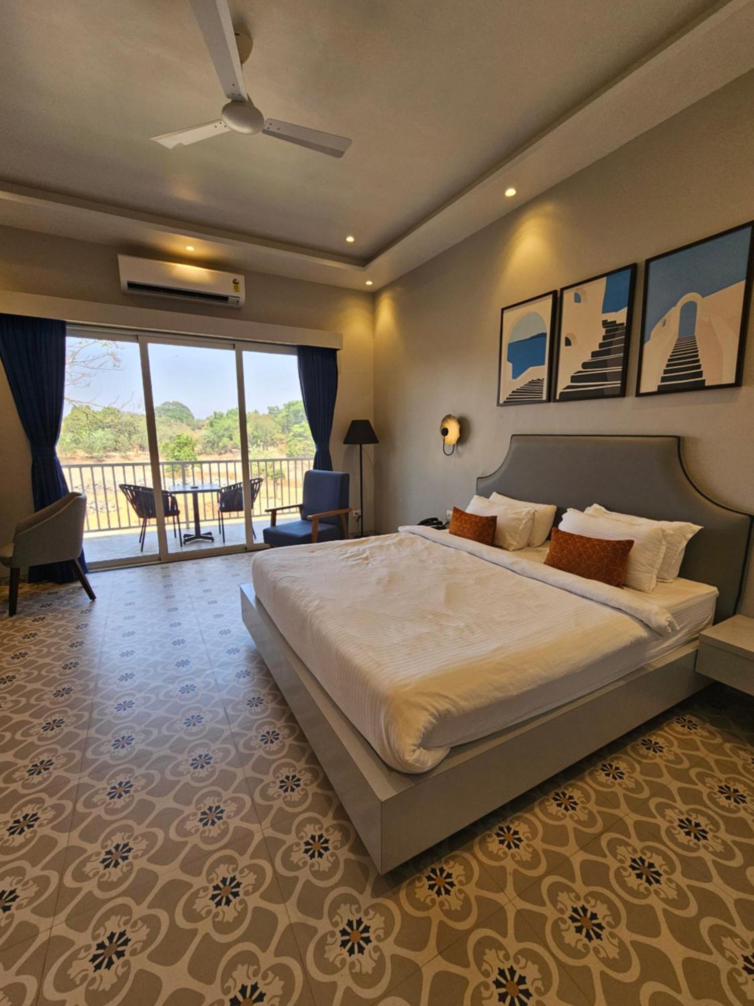 River Estates Luxury Resort & Spa カルジャット エクステリア 写真