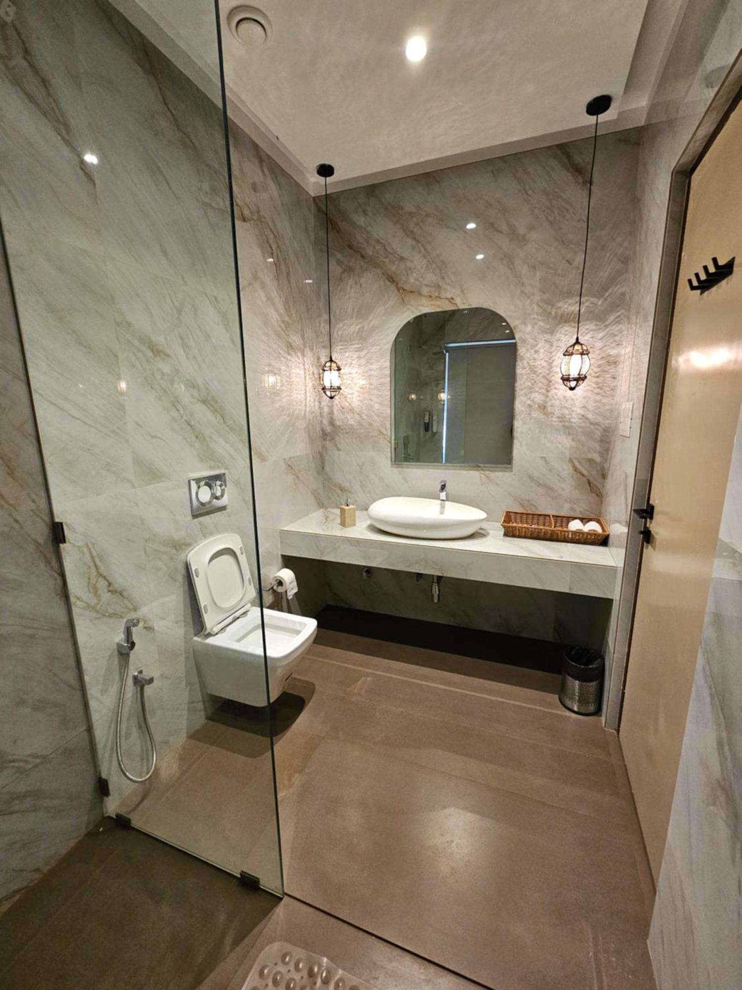 River Estates Luxury Resort & Spa カルジャット エクステリア 写真