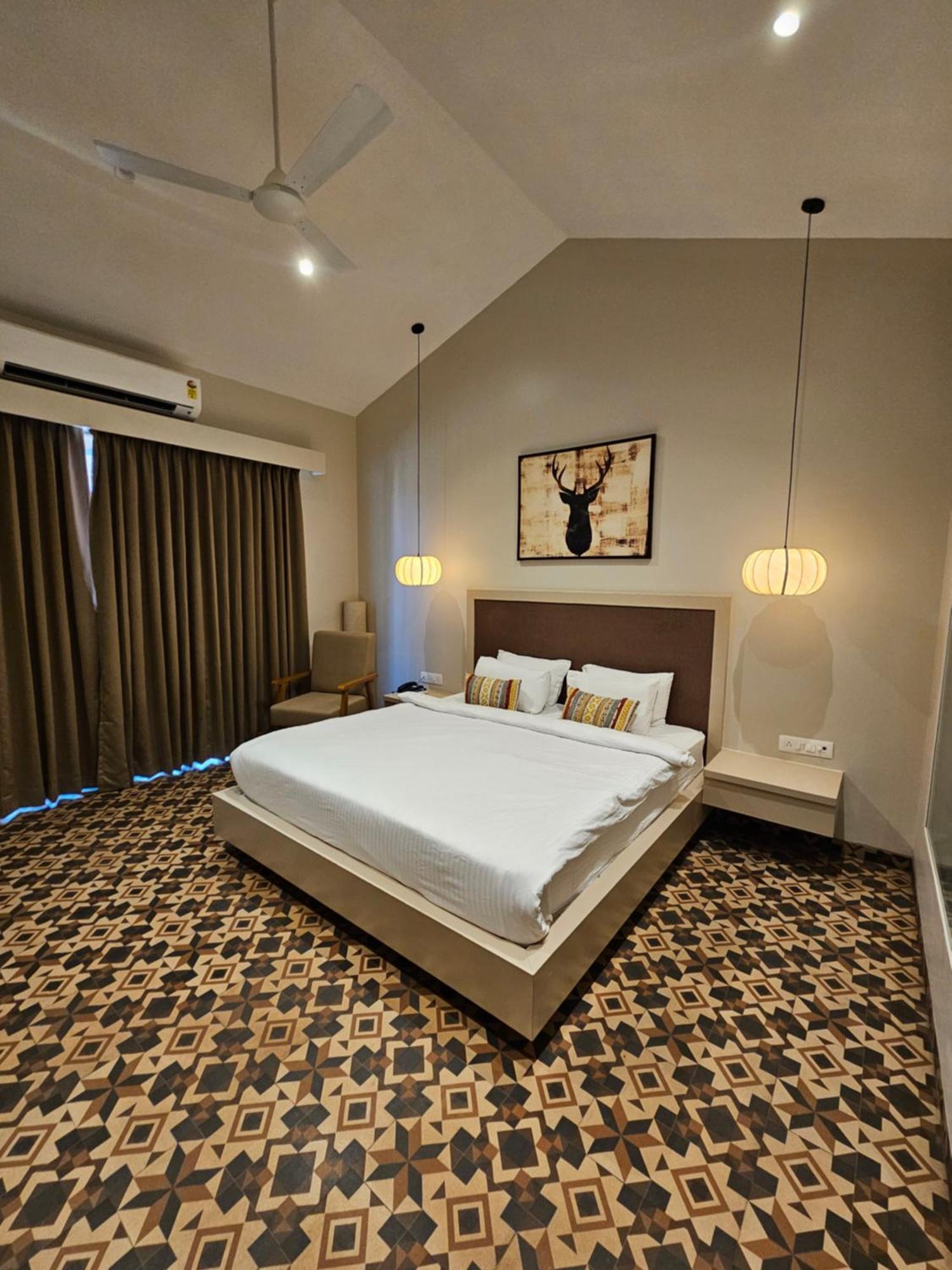 River Estates Luxury Resort & Spa カルジャット エクステリア 写真