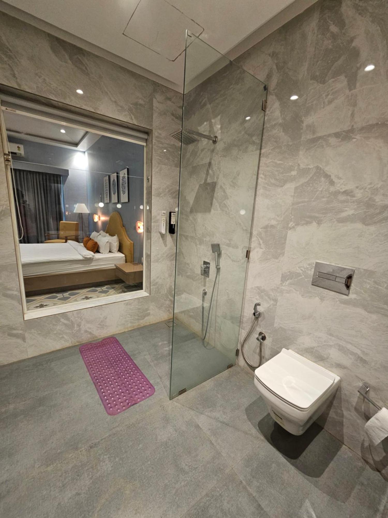 River Estates Luxury Resort & Spa カルジャット エクステリア 写真